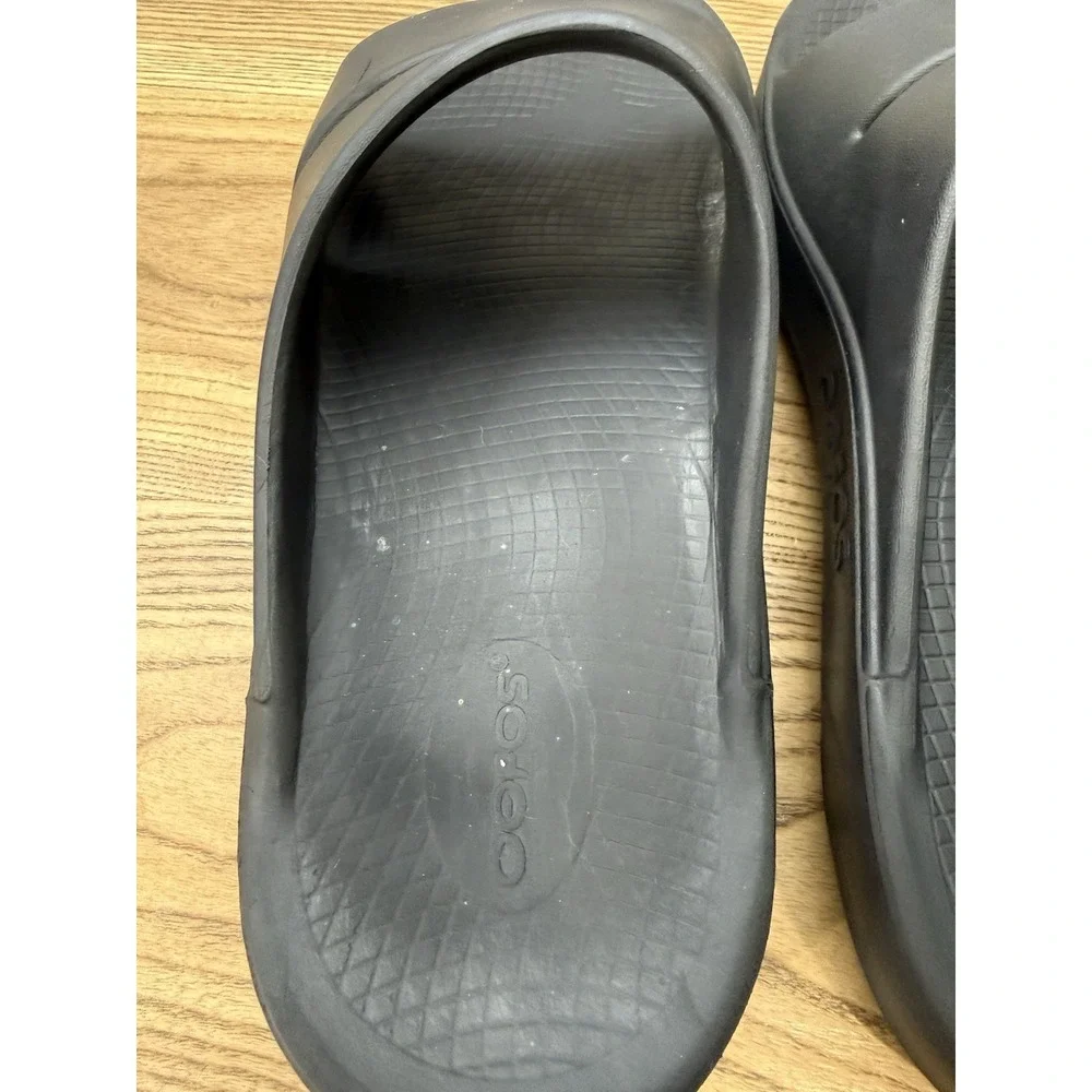 Oofos OOahh Mens 11 /Women 13 Black Beach Walking Outdoor Recovery Slide Sandals